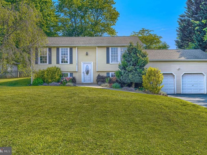 1104 Martinez Drive, Westminster, MD 21157 Main Photo