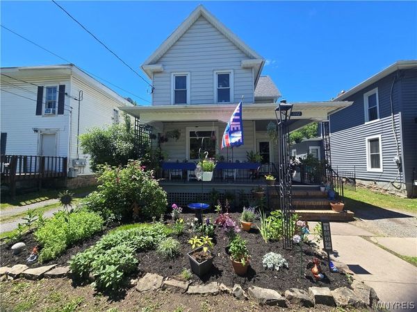 1002 West Avenue , Medina, NY 14103
