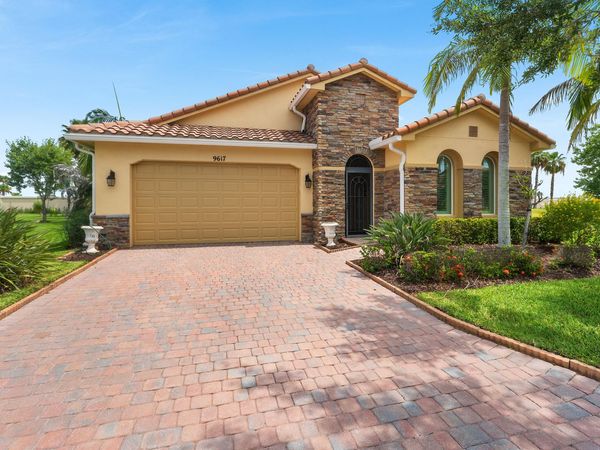 9617 SW Gum Tree Court, Port St. Lucie, FL 34987