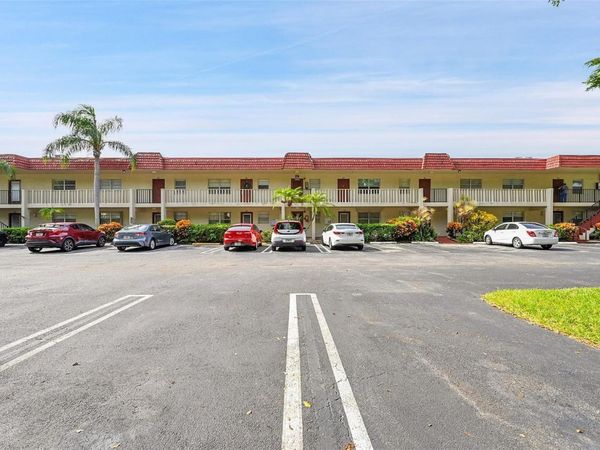 23 Abbey Lane, Unit 202, Delray Beach, FL 33446