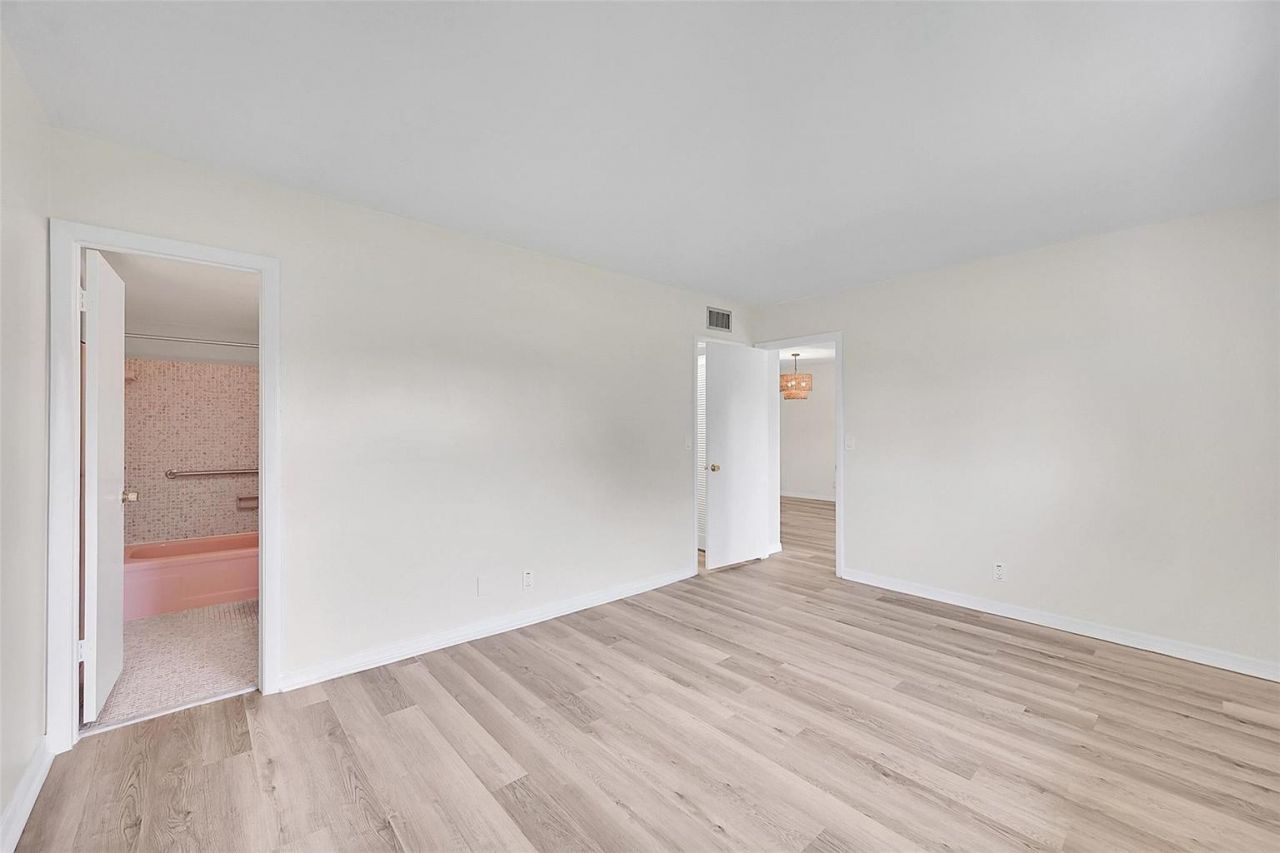23 Abbey Lane, Unit 202, Delray Beach, FL 33446 Photo