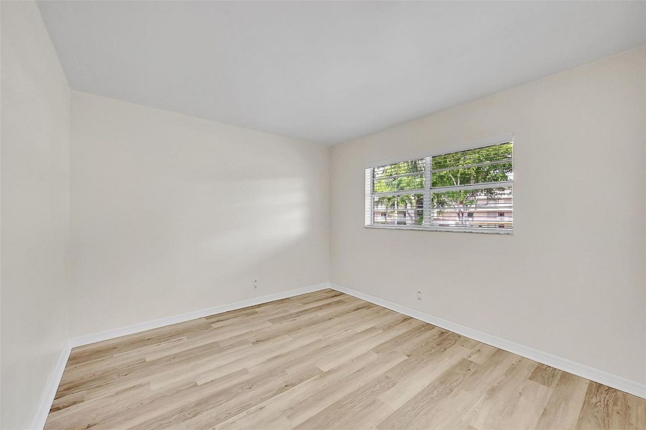 23 Abbey Lane, Unit 202, Delray Beach, FL 33446 Photo