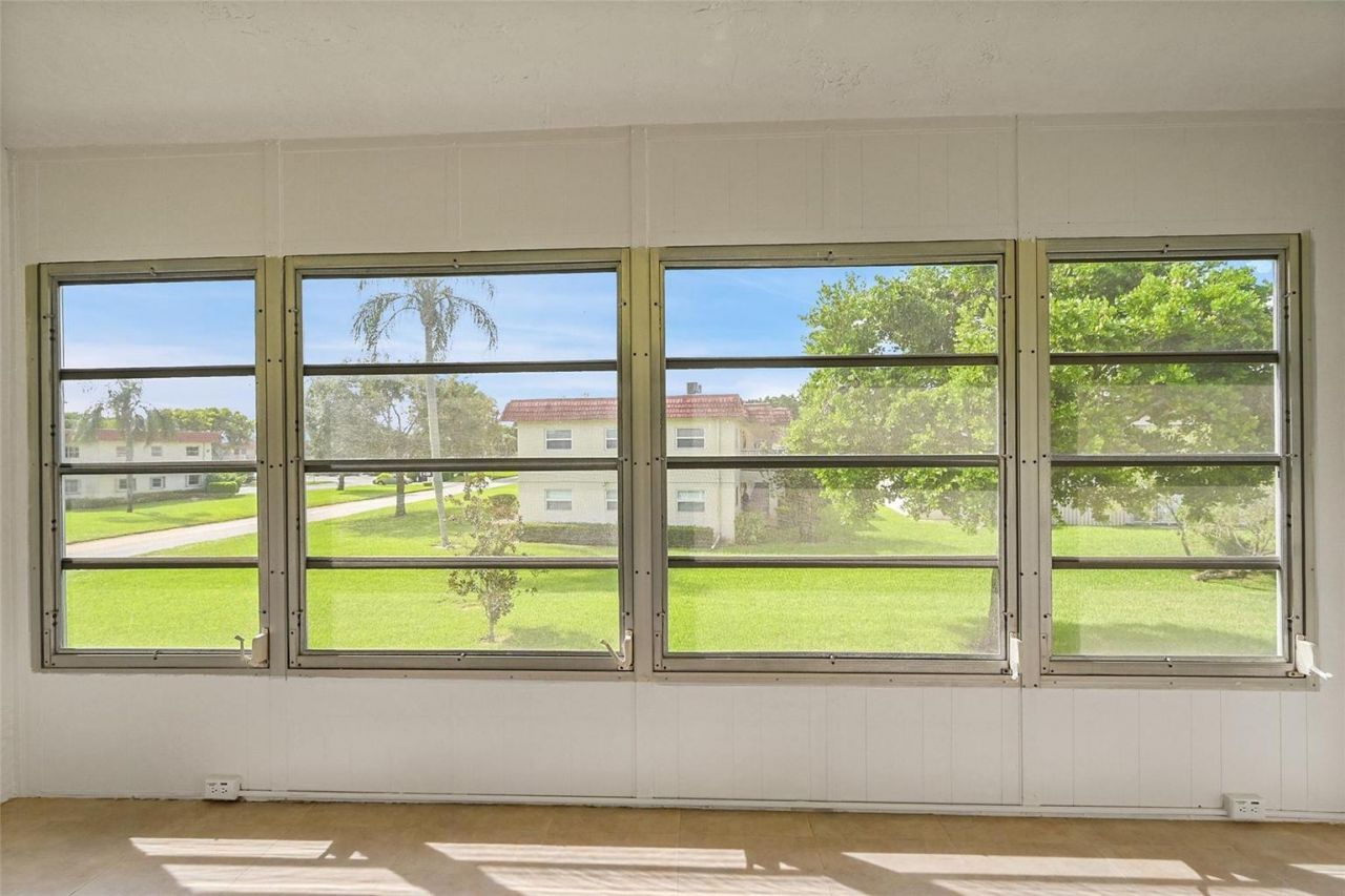 23 Abbey Lane, Unit 202, Delray Beach, FL 33446 Photo