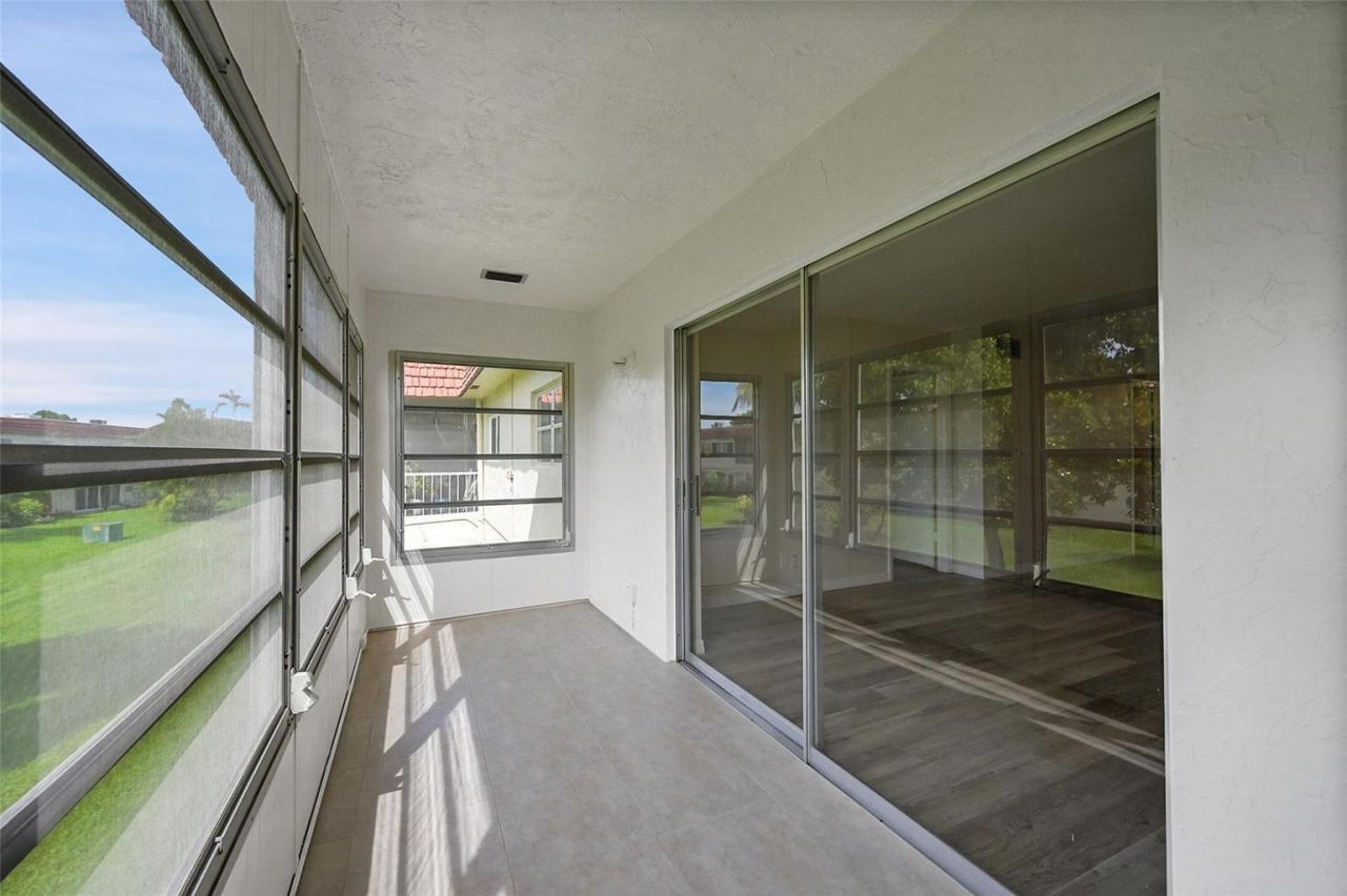 23 Abbey Lane, Unit 202, Delray Beach, FL 33446 Photo