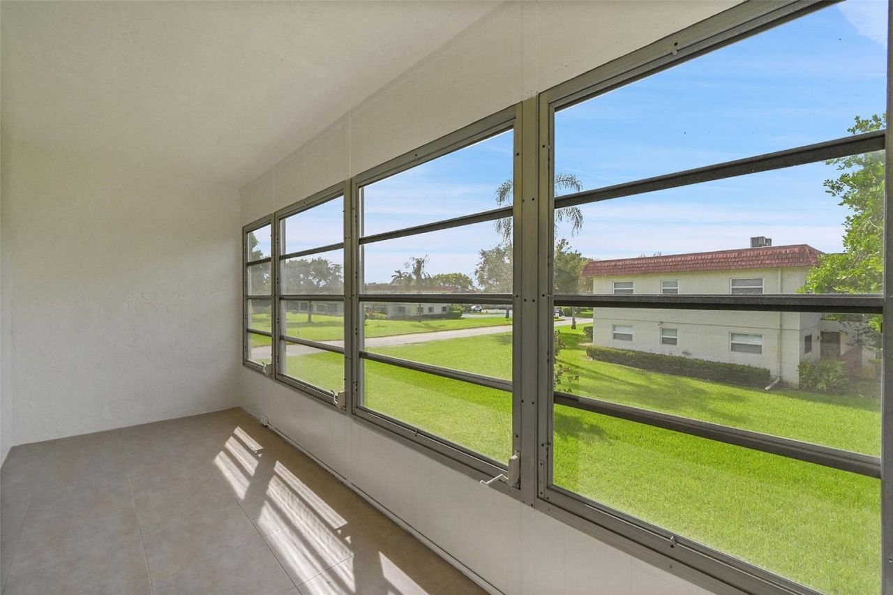23 Abbey Lane, Unit 202, Delray Beach, FL 33446 Photo