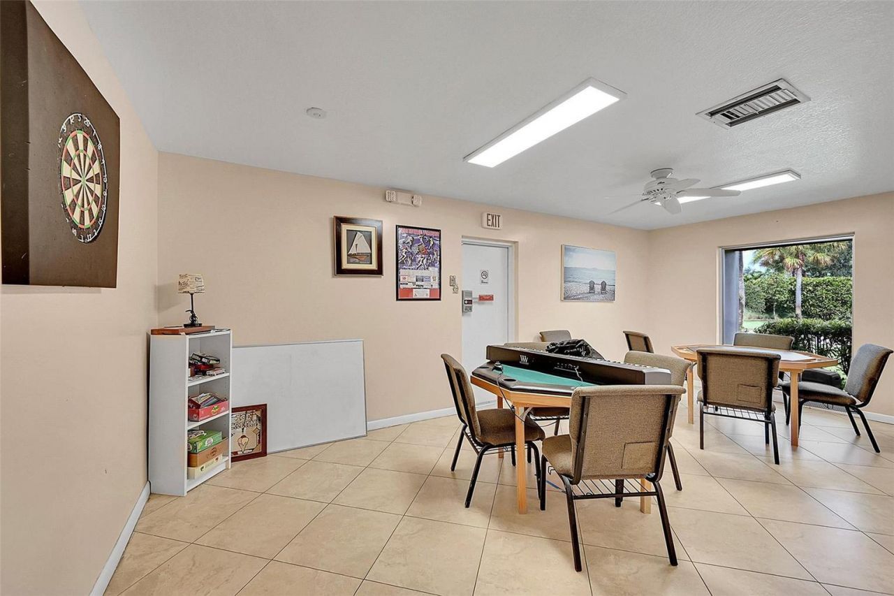 23 Abbey Lane, Unit 202, Delray Beach, FL 33446 Photo