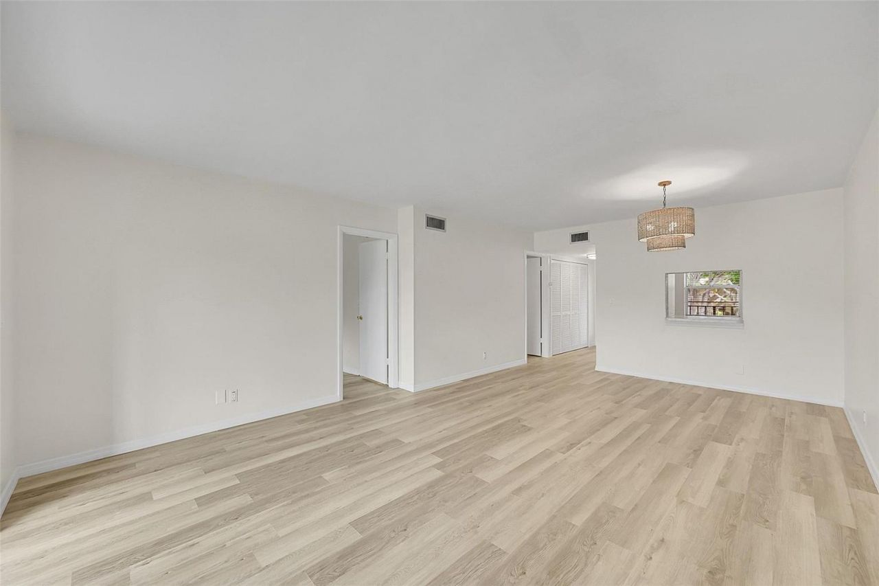 23 Abbey Lane, Unit 202, Delray Beach, FL 33446 Photo