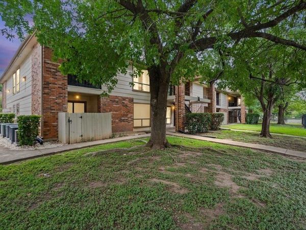1705 Crossing PL , Unit 114, Austin, TX 78741