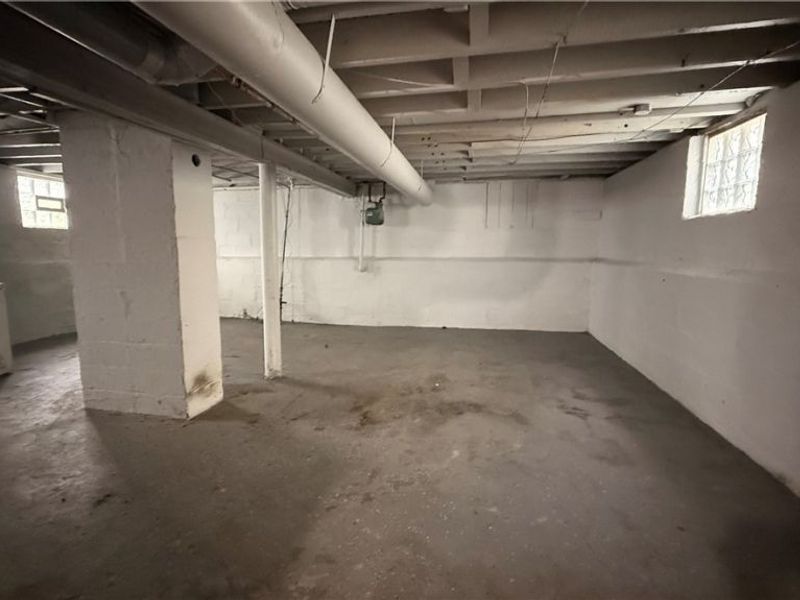 12607 Watterson Avenue, Cleveland, OH 44105 Photo 10