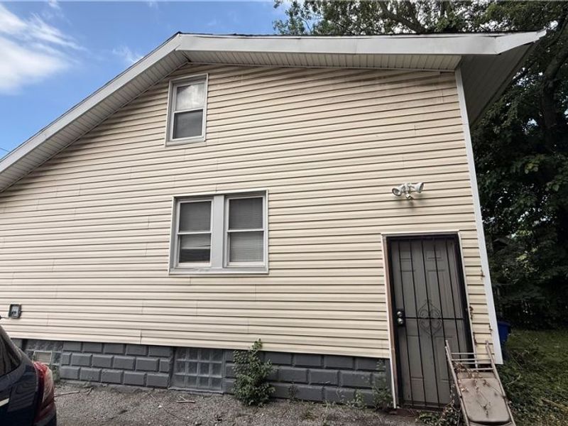 12607 Watterson Avenue, Cleveland, OH 44105 Photo 11