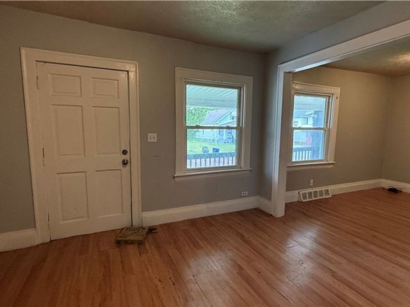 12607 Watterson Avenue, Cleveland, OH 44105 Photo 4