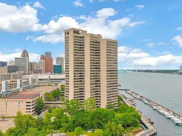 1001 W Jefferson Avenue, Detroit, MI 48226
