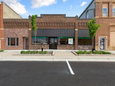 120 E 2nd Street, Winthrop, MN 55396