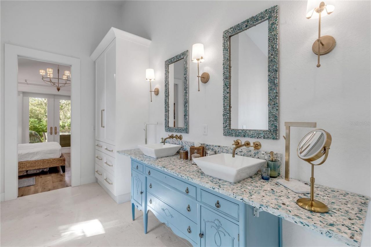 807 E 10th Avenue, New Smyrna Beach, FL 32169 Photo