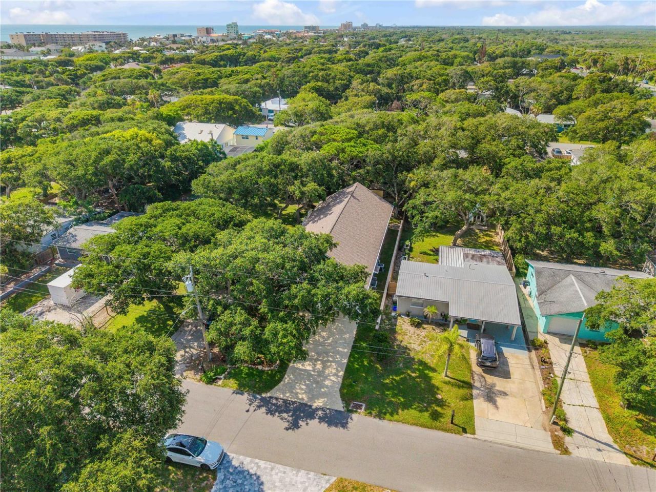 807 E 10th Avenue, New Smyrna Beach, FL 32169 Photo