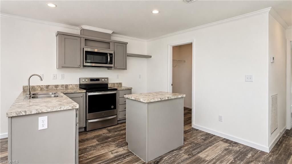 21190 Cypress Park Cir, Estero, FL 33928 Photo
