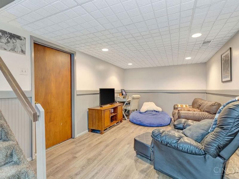 7300 Pickway Drive, Miami Twp, OH 45233 Photo 29