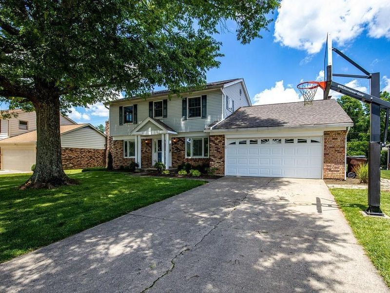 7300 Pickway Drive, Miami Twp, OH 45233 Photo 3
