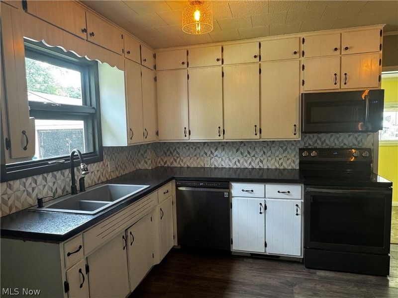 976 N Main Street, Killbuck, OH 44637 Photo 9