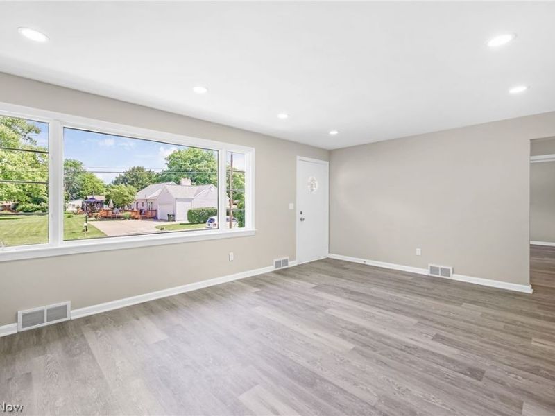 1410 48th Street NW, Canton, OH 44709 Photo 4
