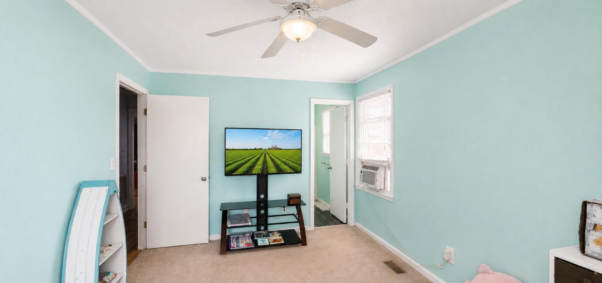 124 Whistling Swan Road Photo 17