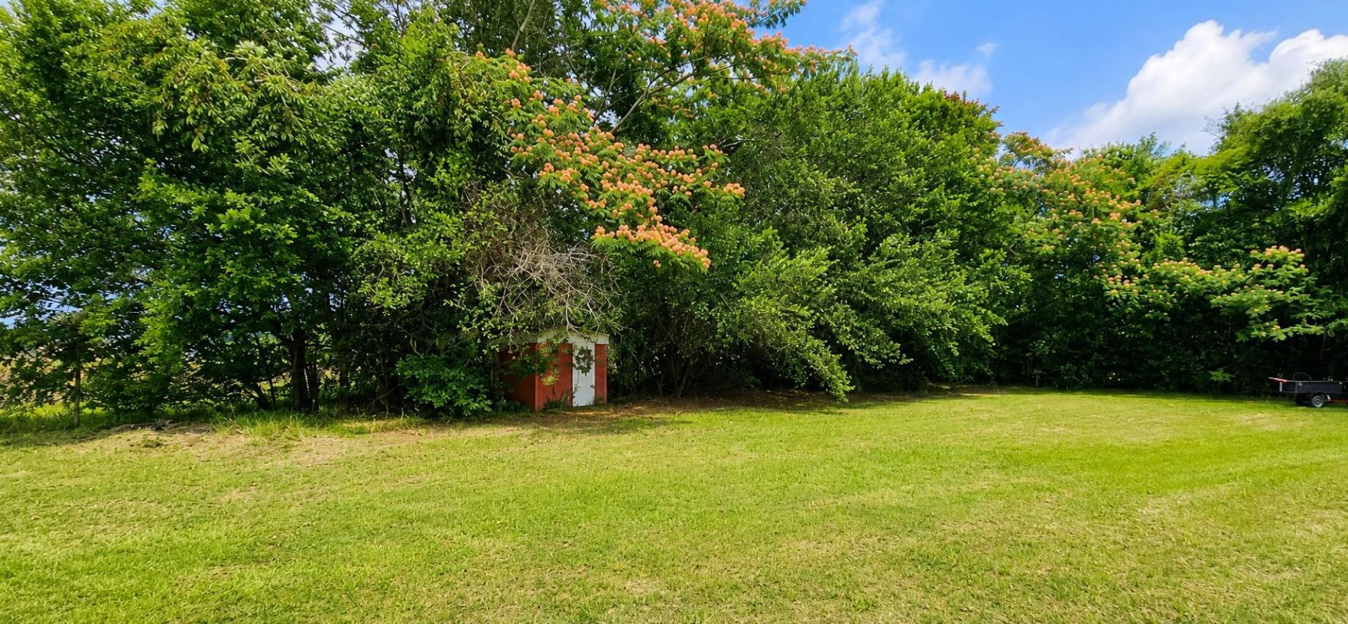 124 Whistling Swan Road Photo 2