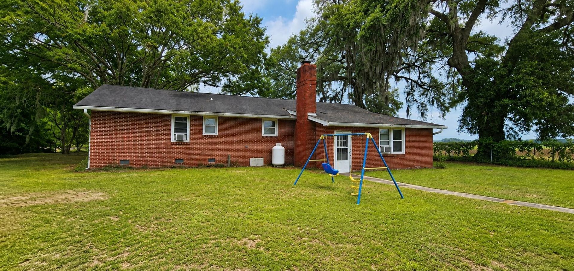 124 Whistling Swan Road Photo 4
