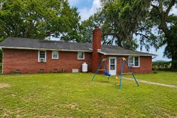 124 Whistling Swan Road photo 4