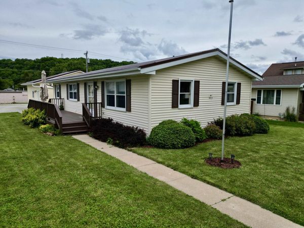 1013 Mechanic Street, Decorah, IA 52101