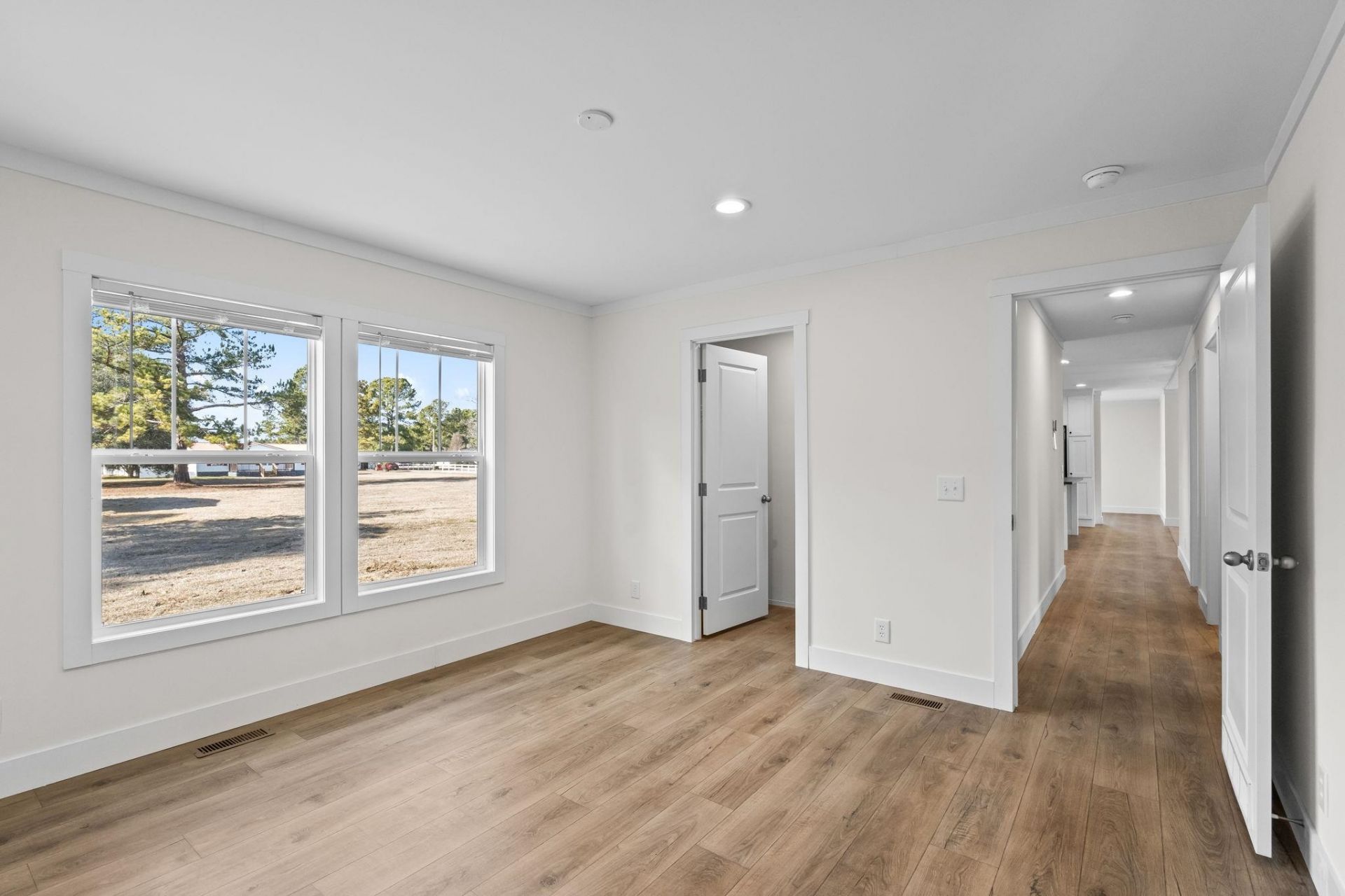 2409 Satellite Circle Photo 11