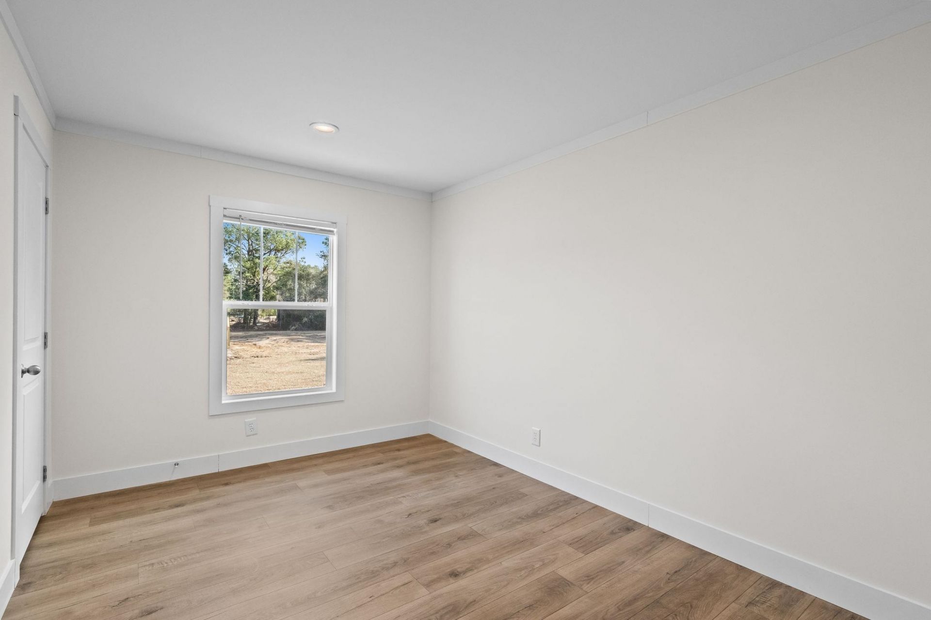 2409 Satellite Circle Photo 14