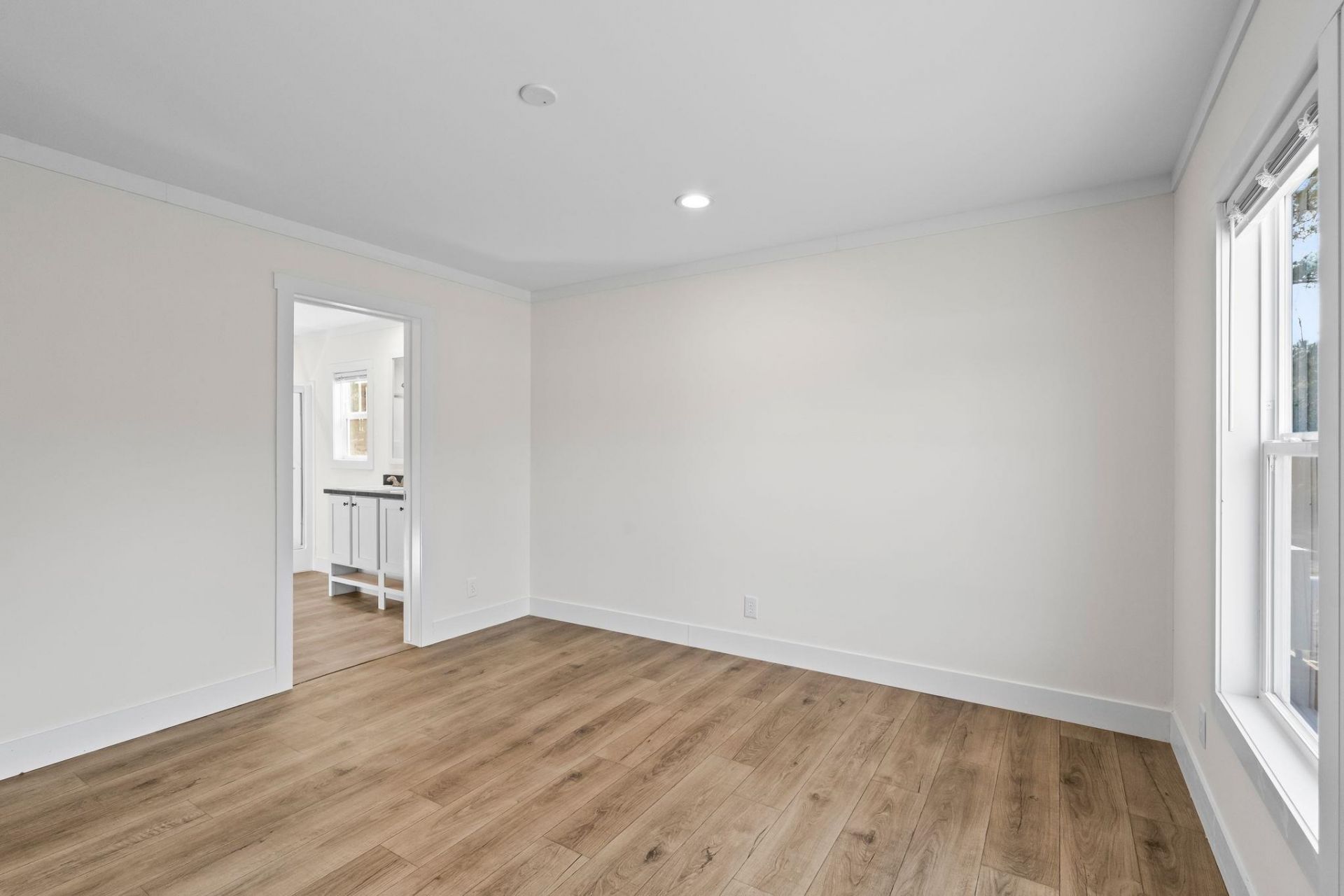 2409 Satellite Circle Photo 15