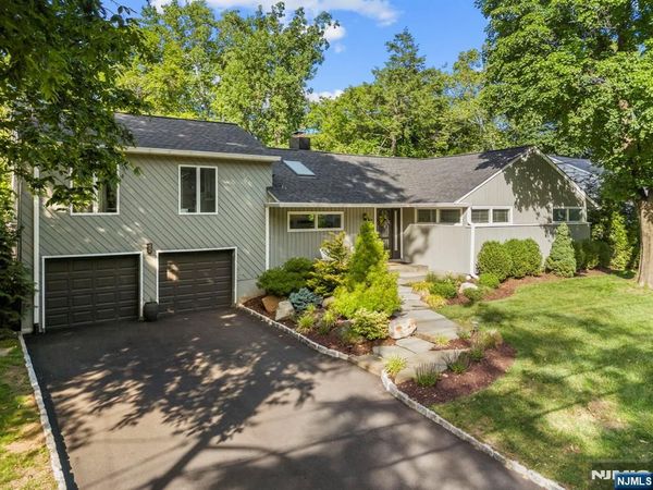 116 Saddlewood Drive, HILLSDALE, NJ 07642