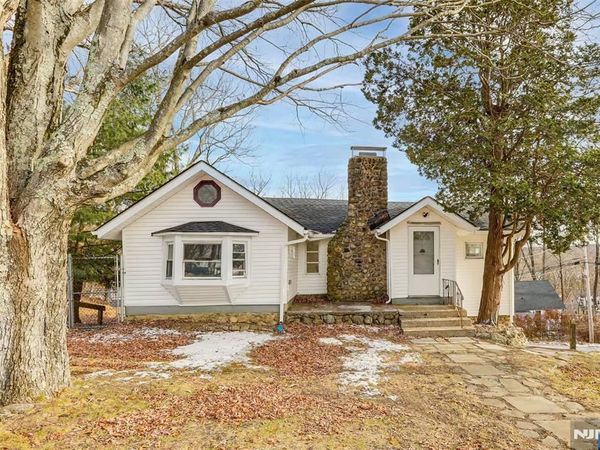 10 Ridge Road, STANHOPE, NJ 07874