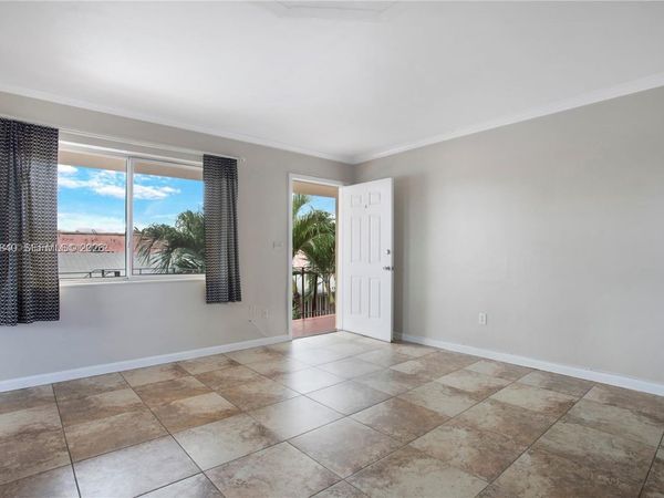 1020 SW 7th St , Unit 9, Miami, FL 33130