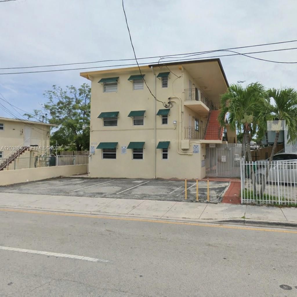 1020 SW 7th St , Unit 9, Miami, FL 33130 Photo