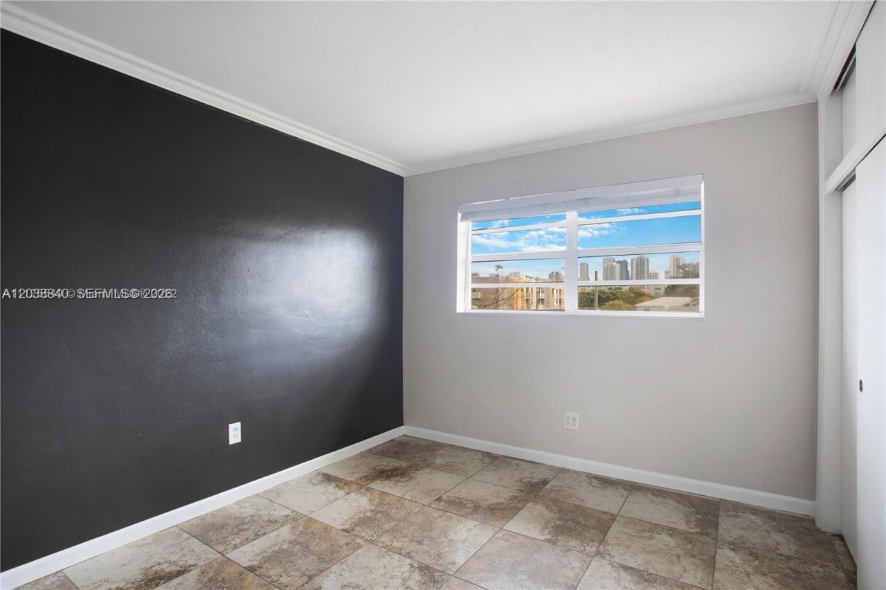 1020 SW 7th St , Unit 9, Miami, FL 33130 Photo