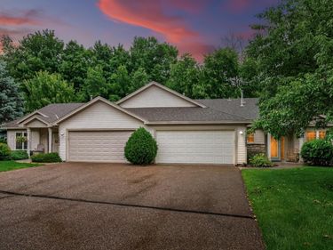 10868 Woodland Drive, Chisago City, MN 55013