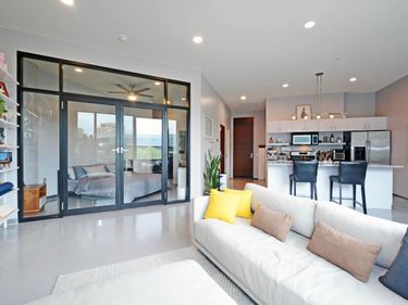 5601 Smetana Drive, Unit 305, Minnetonka, MN 55343