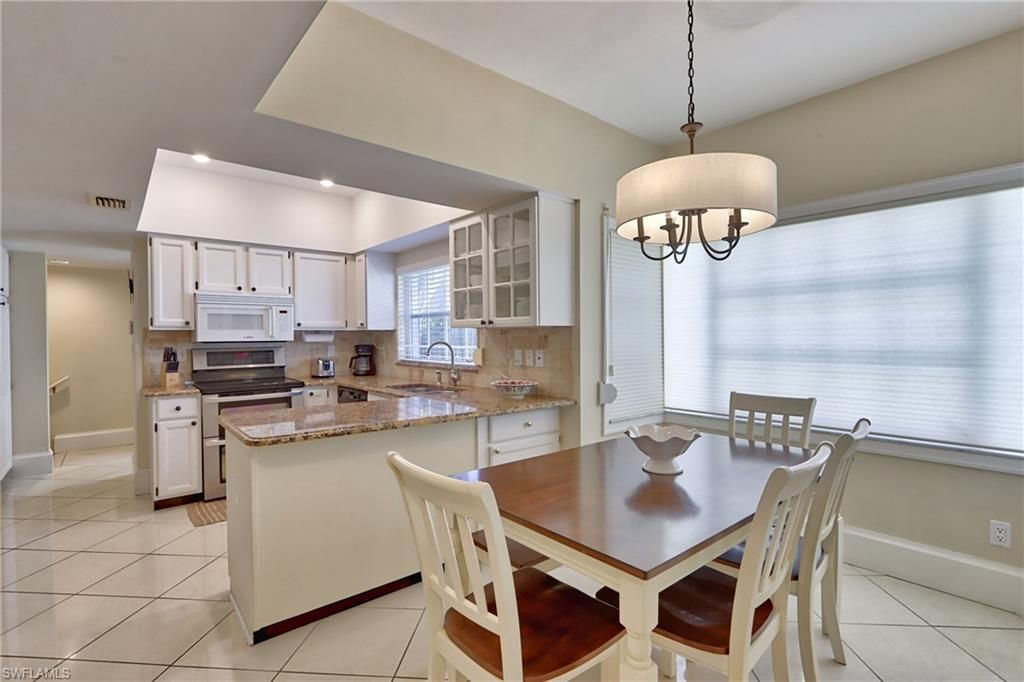 5916 Chanteclair Dr, Unit 8, Naples, FL 34108 Photo