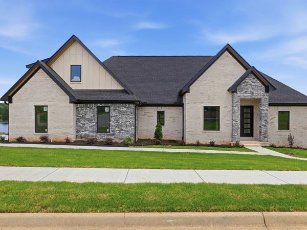 7612 S Shoreline Blvd, Benton, AR 72019