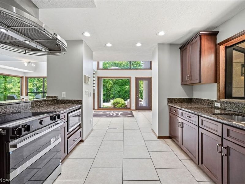 13601 Royalton Road, Strongsville, OH 44136 Photo 20