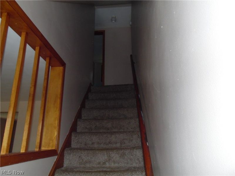 211 Clara Court, Louisville, OH 44641 Photo 8