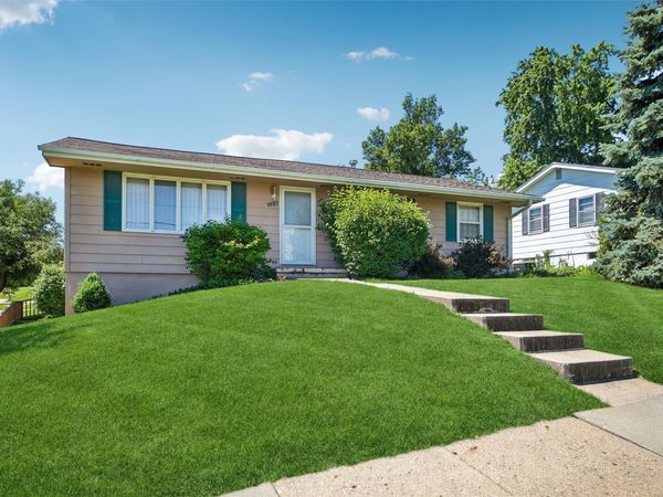 1007 W Iowa Avenue, Indianola, IA 50125