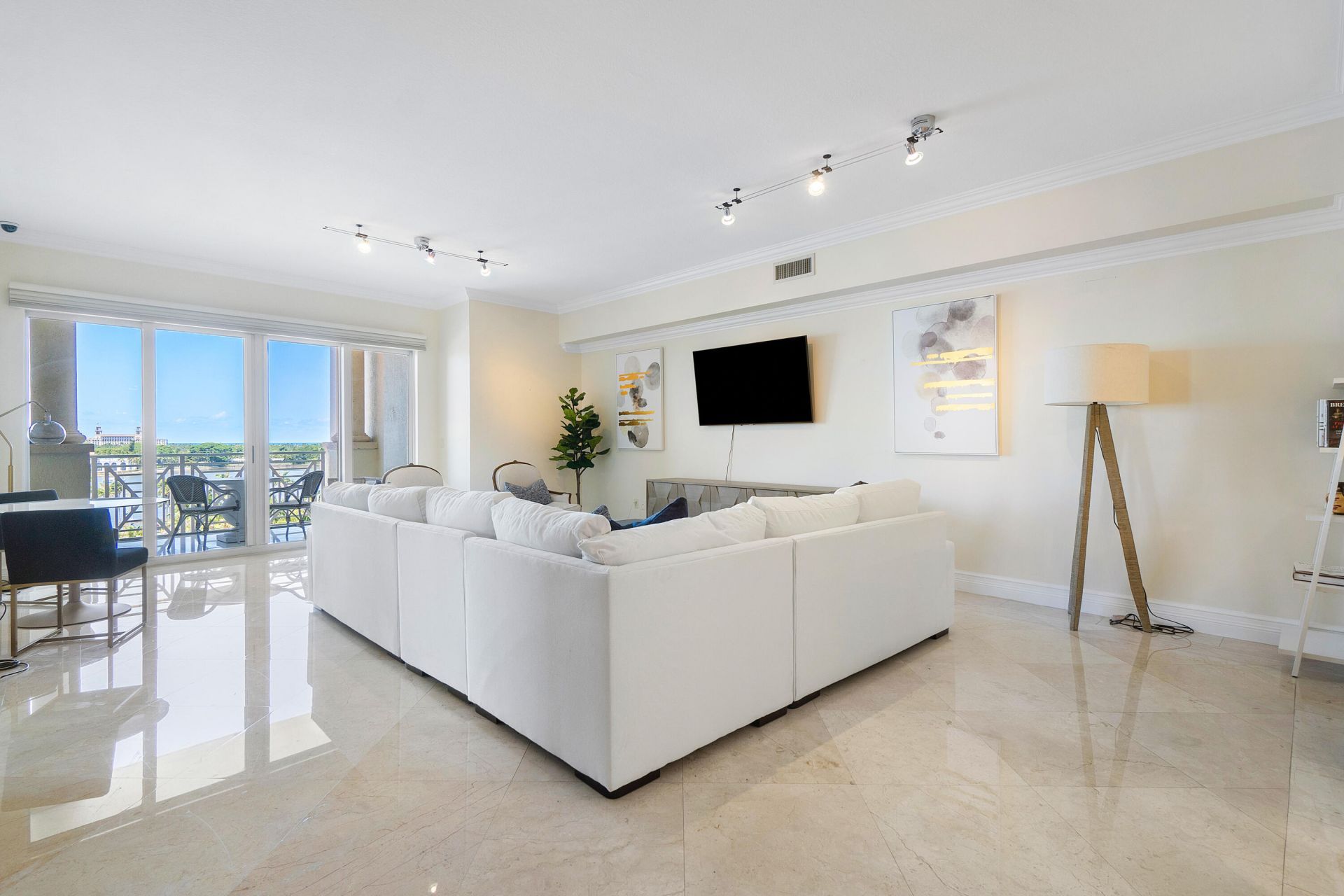 201 S Narcissus Avenue, Unit 605, West Palm Beach, FL 33401 Photo