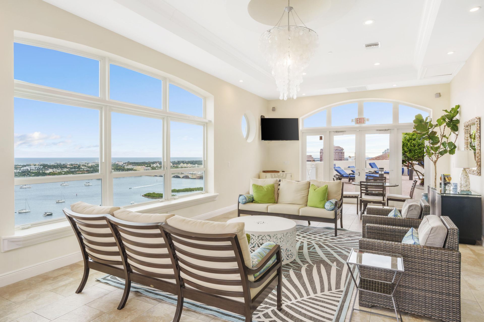 201 S Narcissus Avenue, Unit 605, West Palm Beach, FL 33401 Photo