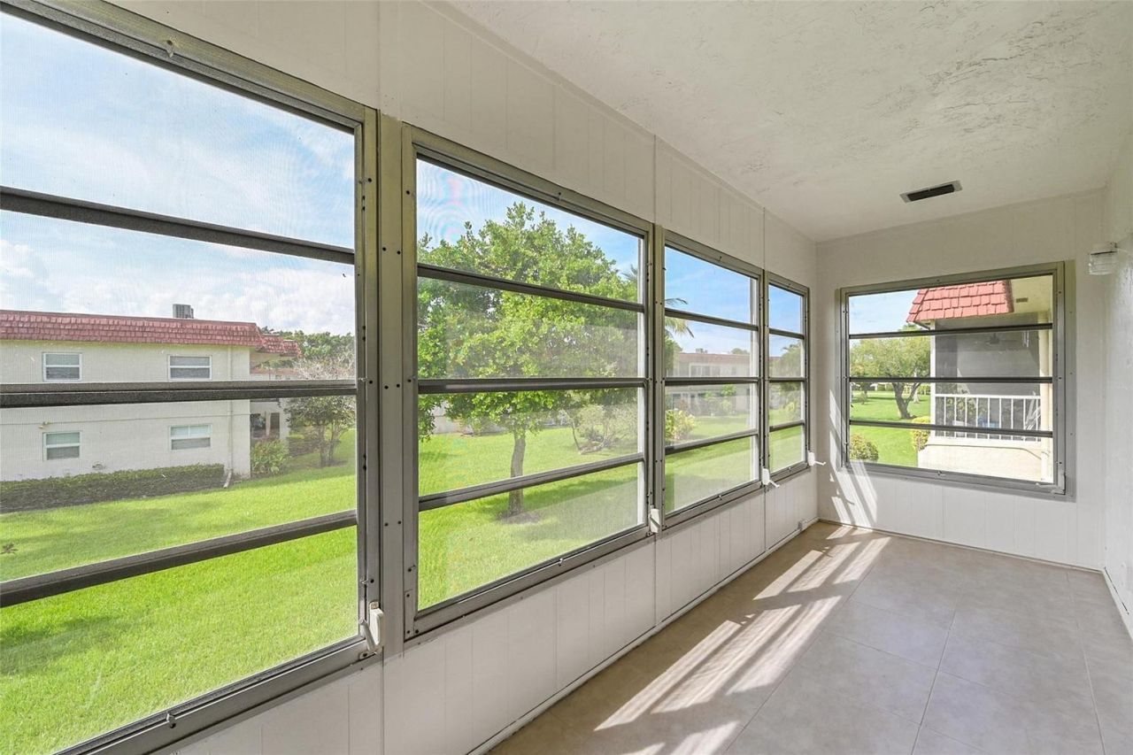 23 Abbey Lane, Unit 202, Delray Beach, FL 33446 Photo