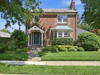 225 Crocus Avenue Floral Park, NY 11001