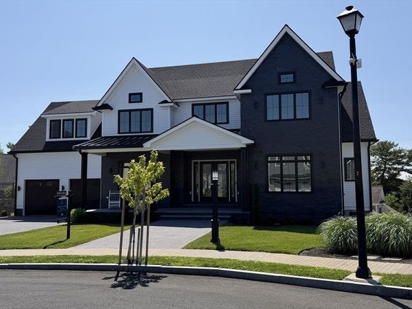 4 Oneil Way, Saugus, MA 01906