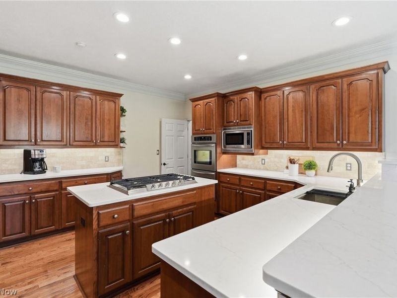 312 Aberdeen Lane, Aurora, OH 44202 Photo 12